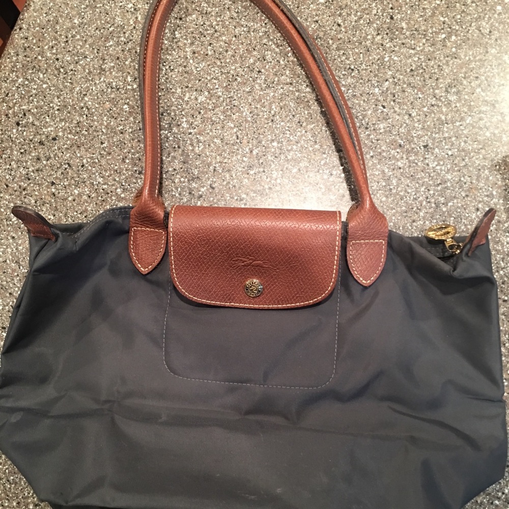 Small gray tote
